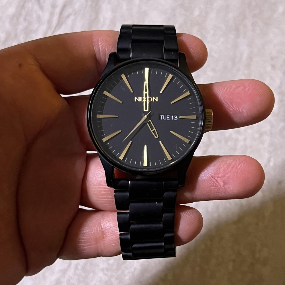Nixon The Sentry SS Watch Mens 42mm Black Dial Black Stainless Day Date Quartz